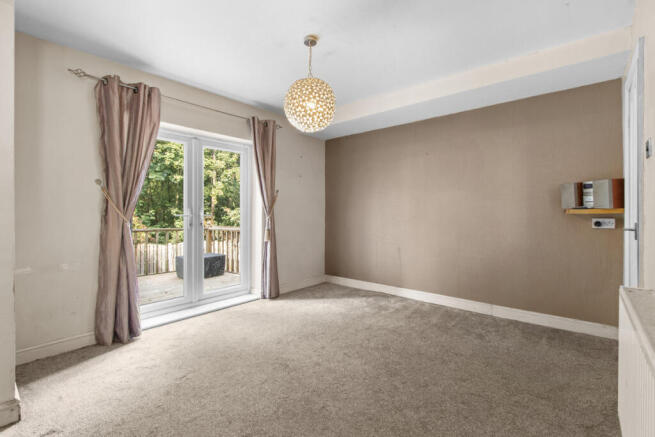 4 bed Semi-Detached for sale Image 7