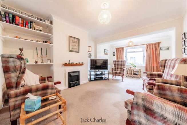 36 Henwoods Crescent-30.jpg