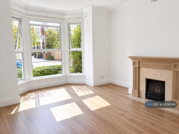 Lounge With Bay Window