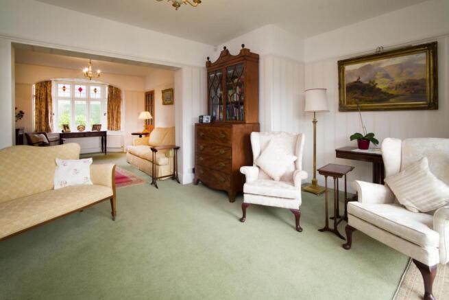 SITTING ROOM L1120960.jpg
