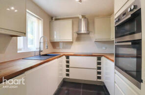 21, Aylesbury Drive, Basildon SS16 6UL