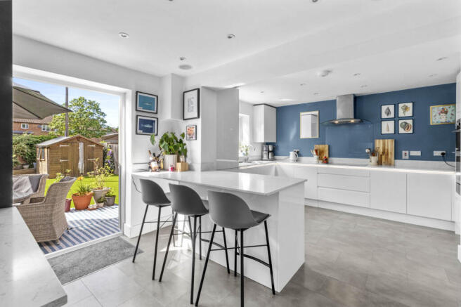 14 Stapleton Close, SL7 1TZ (LOW RES)-12