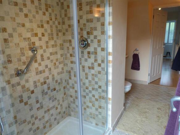 SHOWER ROOM/W.C.