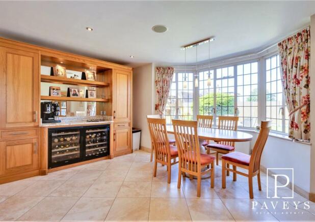 KITCHEN BREAKFAST ROOM