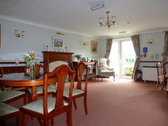 Residents Lounge1