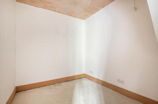 3 bed Semi-Detached to rent Image 5