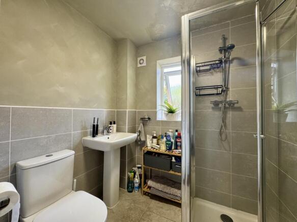 3 bed Semi-Detached to rent Image 10