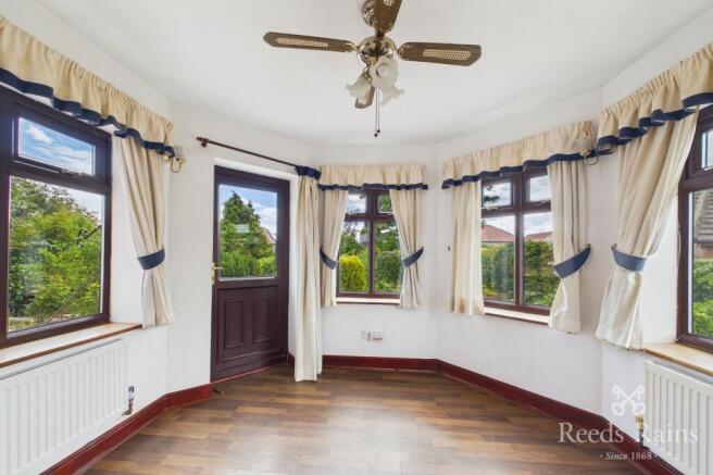 4 bed Detached for sale Image 6