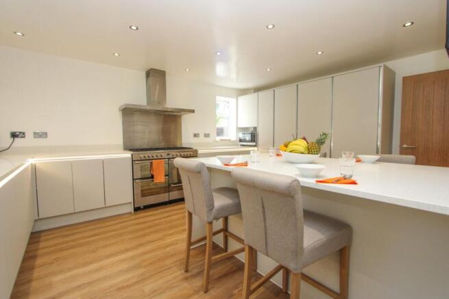Clayfield, Yate, Bristol, BS37 photo 4
