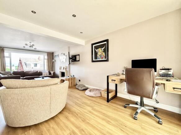 4 bed Detached for sale Image 5