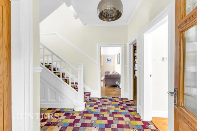 5 bed Semi-Detached for sale Image 5