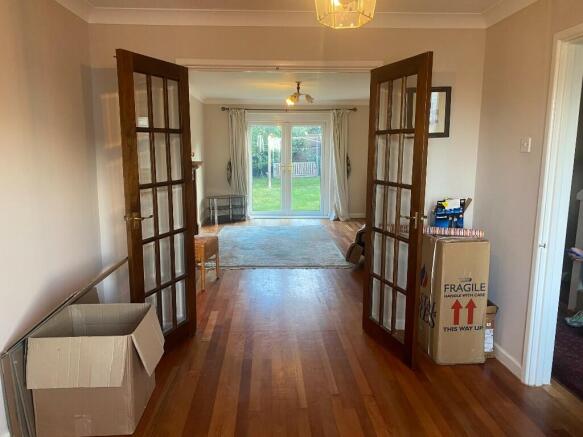 Lounge/Dining 