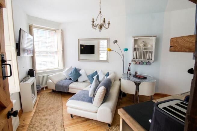 Lounge/Kitchen