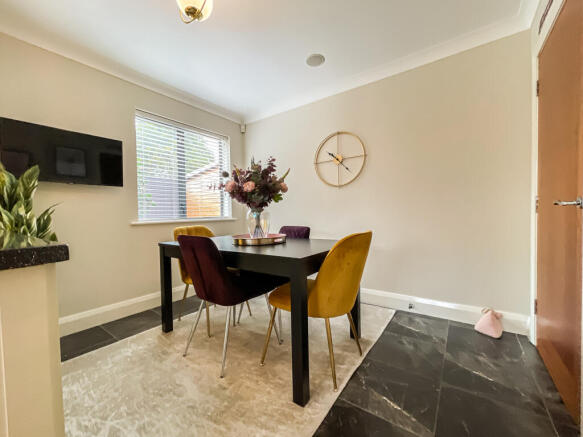 19 Victoria Court - Dining