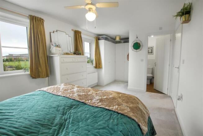3 bed Semi-Detached for sale Image 9