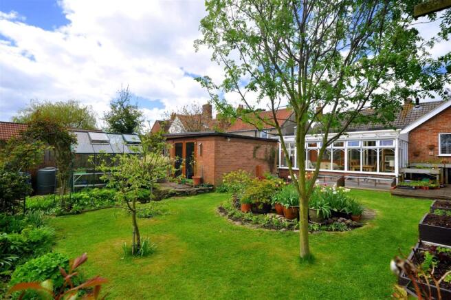 willowlodgerear.jpg