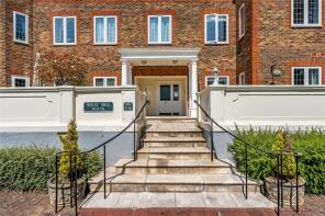Flat 9, Wray Mill House, Wray Mill Park, Reigate RH2 0LJ