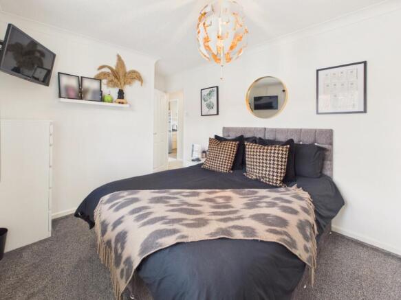 2 bed Apartment for sale Image 6