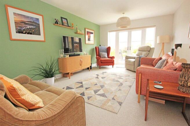 5 bed Detached for sale Image 8