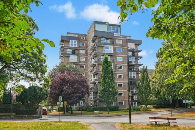2 bed Apartment for sale Image 6