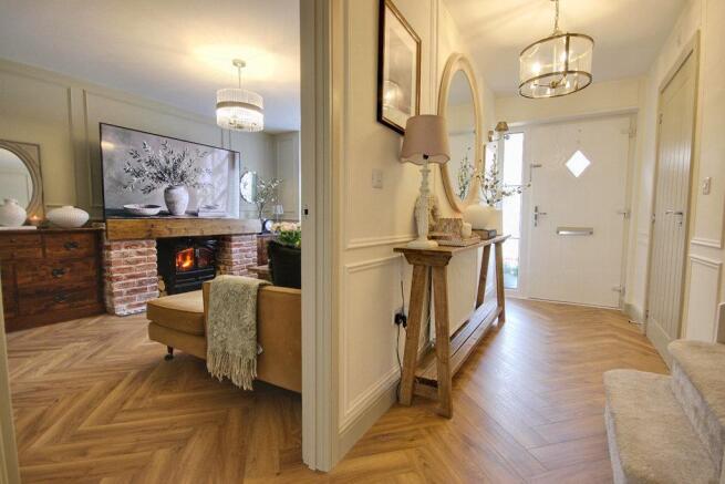 4 bed Detached for sale Image 8