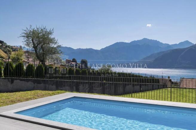 Lenno the lake como villa-via degli alpini