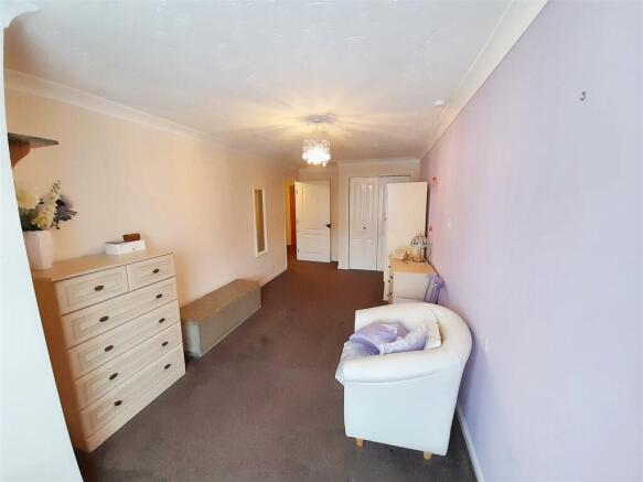 Bedroom 1a new.jpg