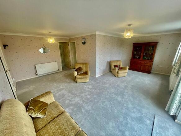 WhatsApp Image 2025-10-08 at 16.23.12 (12).jpeg