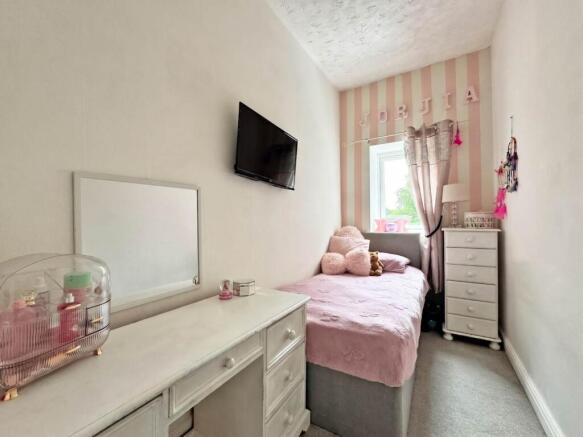 3 bed Terraced for sale Image 10