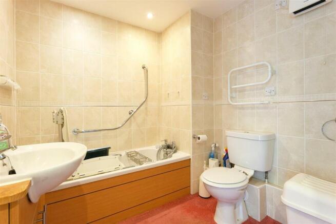Bathroom.jpg
