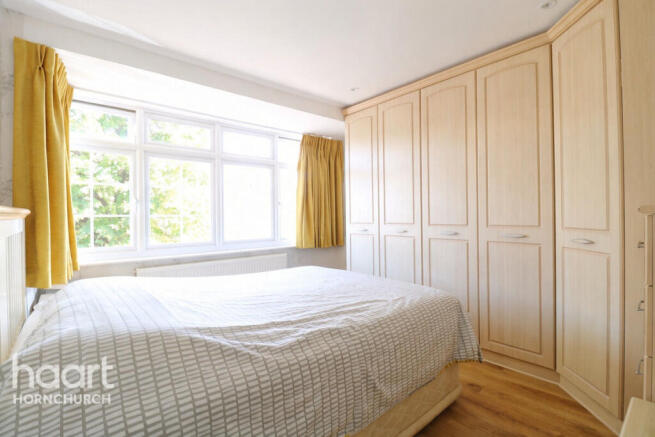 Acacia Avenue, Hornchurch photo 5