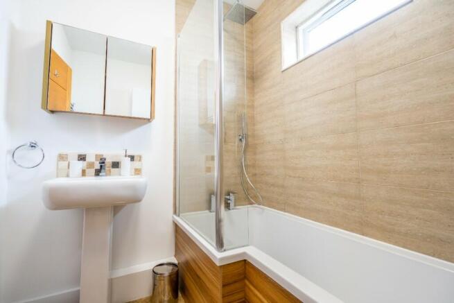 2 bed Semi-Detached to rent Image 7