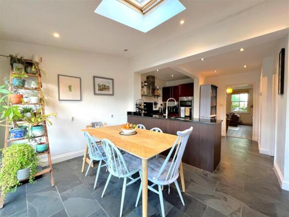 kitchen 2.jpg