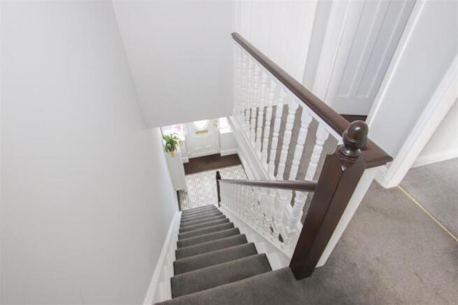 FIRST FLOOR LANDING