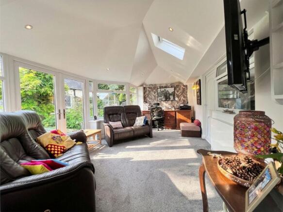 4 bed Detached for sale Image 10