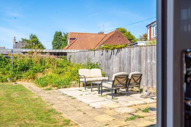 4 bed Semi-Detached Bungalow for sale Image 9