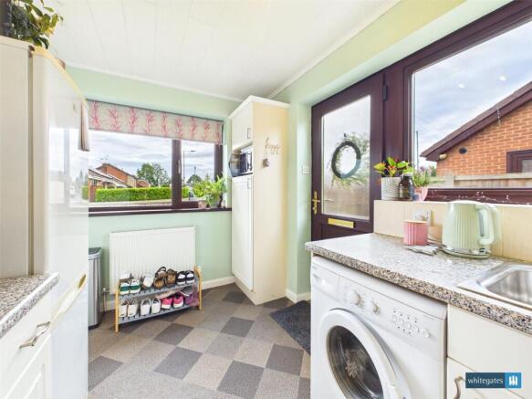2 bed Bungalow for sale Image 5