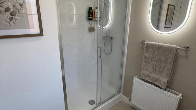 4 bed Detached for sale Image 5