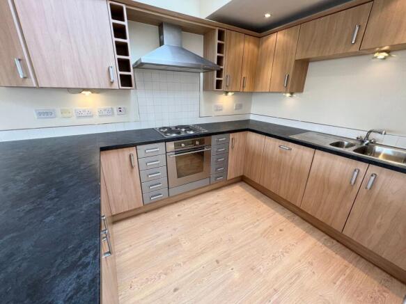 2 bed Apartment for sale Image 10