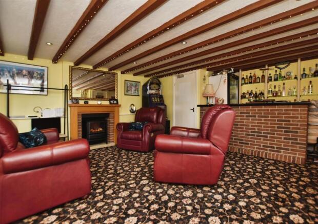 Basement Bar, Entertainment Room