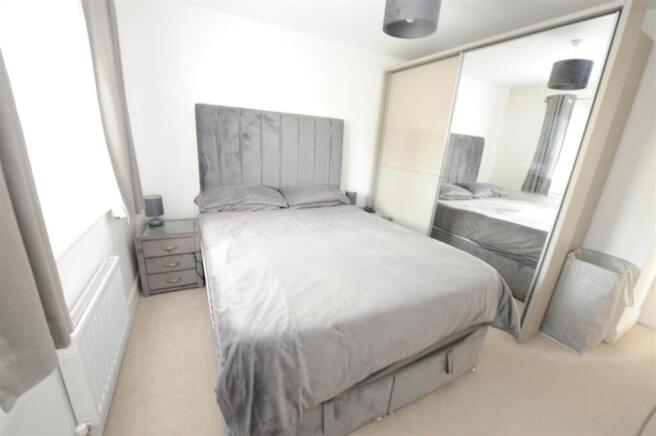 3 bed Semi-Detached for sale Image 9