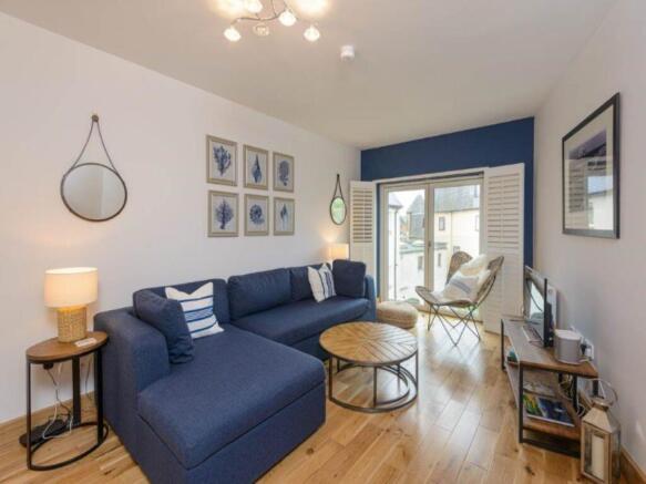 15 West Bay Apartmen