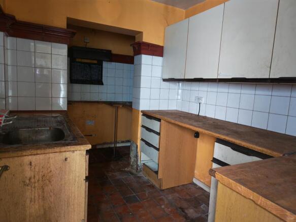 47 Berkeley Street Scunthorpe DN15 6BJ Kitchen 01 T202602231620.jpg