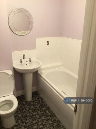 3 bed Semi-Detached to rent Image 11