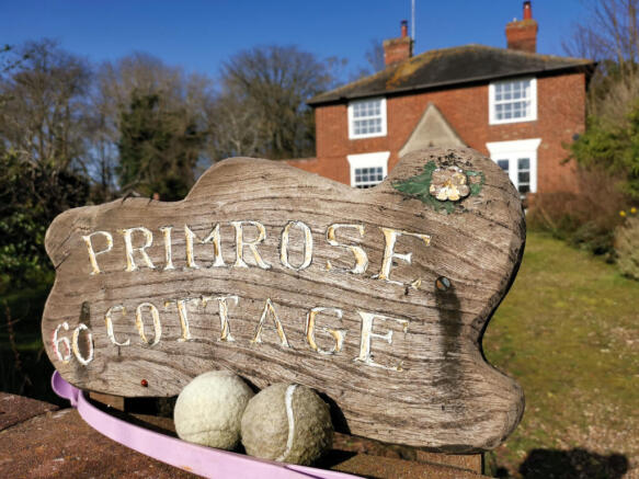 4 Bedroom Cottage for Sale