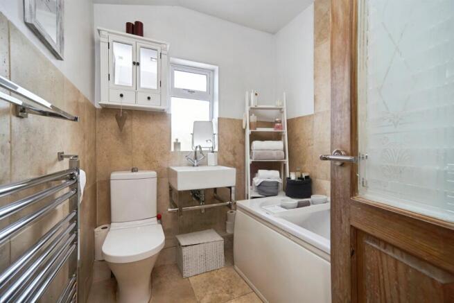 4 bed Semi-Detached for sale Image 11
