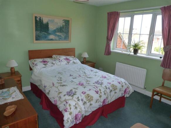 BEDROOM 2