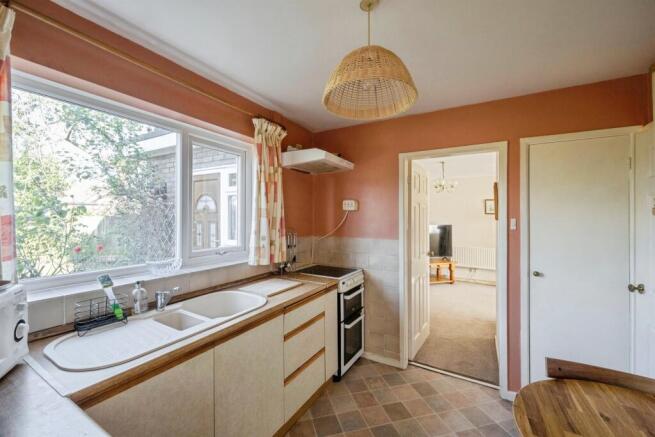 3 bed Semi-Detached Bungalow for sale Image 7