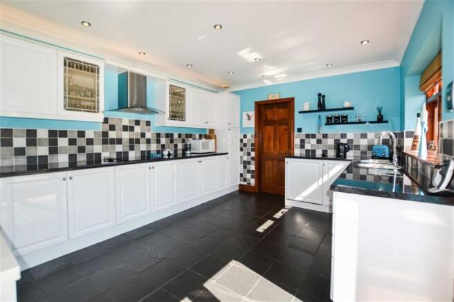 BREAKFAST KITCHEN