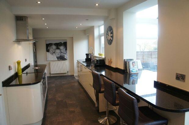 OPEN PLAN DINING KIT